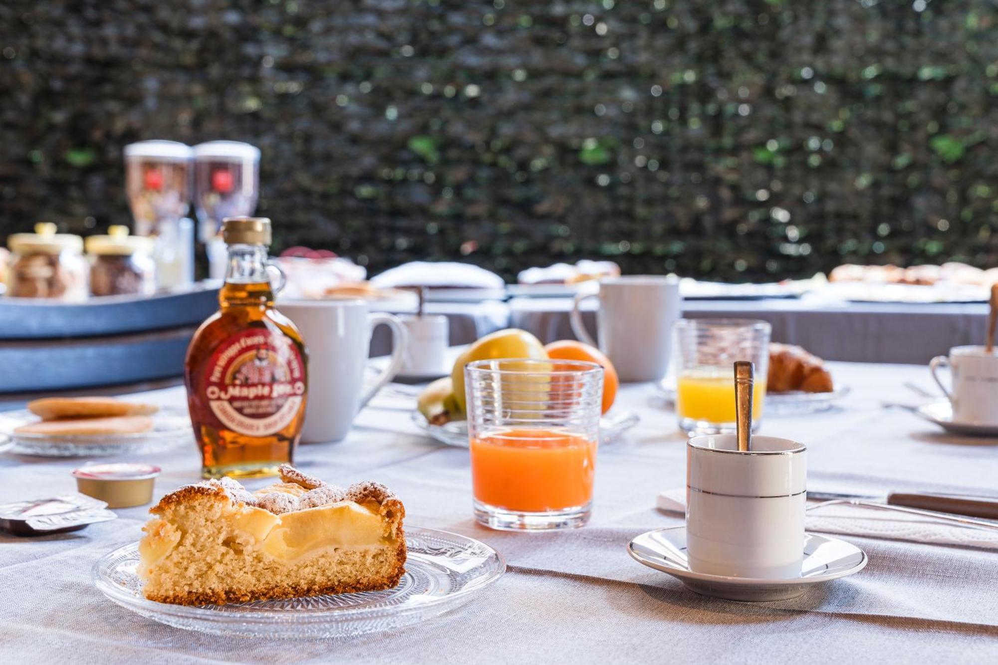 B&B La Corte And Home Restaurant - Free Parking - 10 Minutes To The Lake And Centre Como Exterior photo