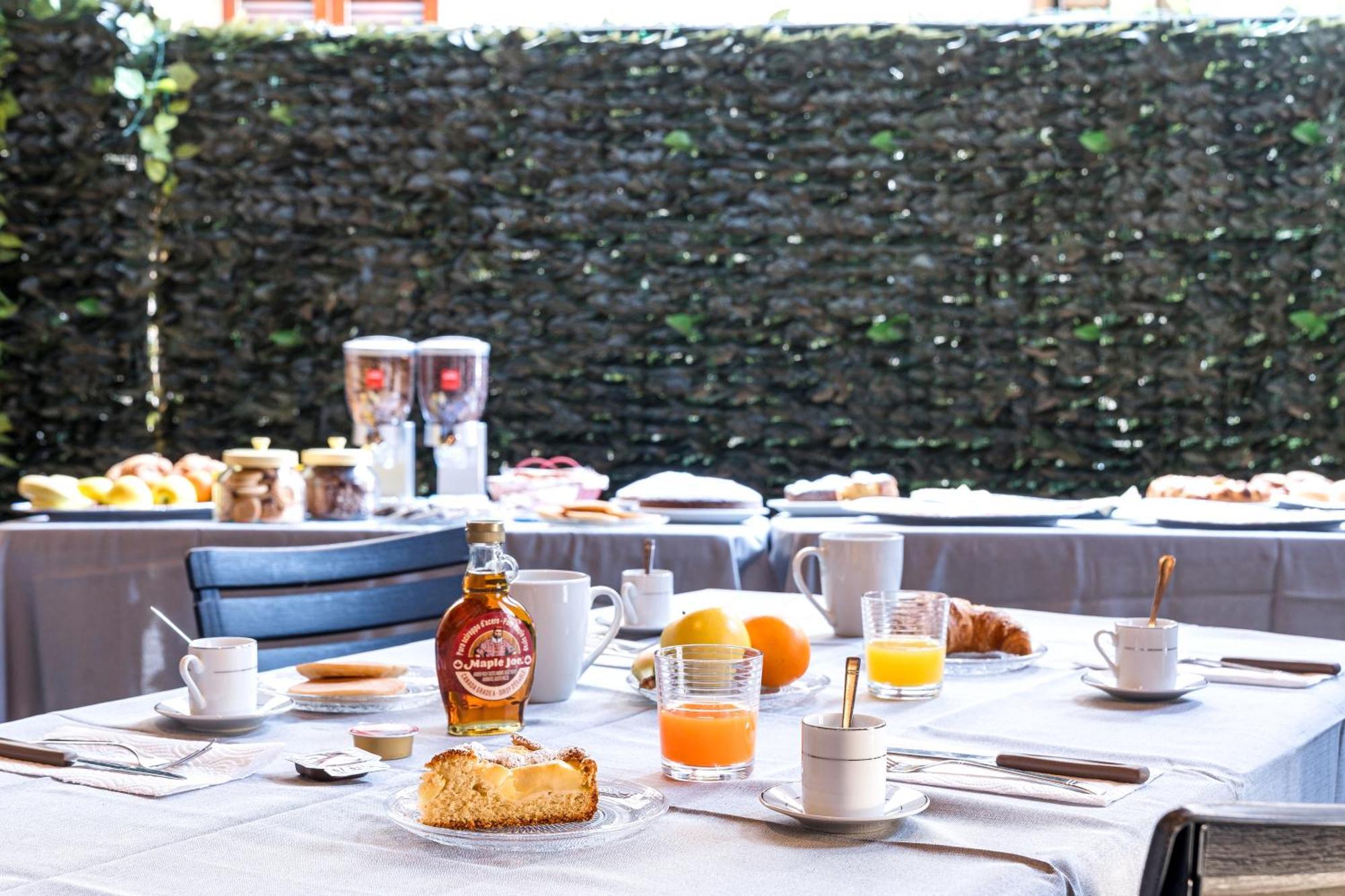 B&B La Corte And Home Restaurant - Free Parking - 10 Minutes To The Lake And Centre Como Exterior photo