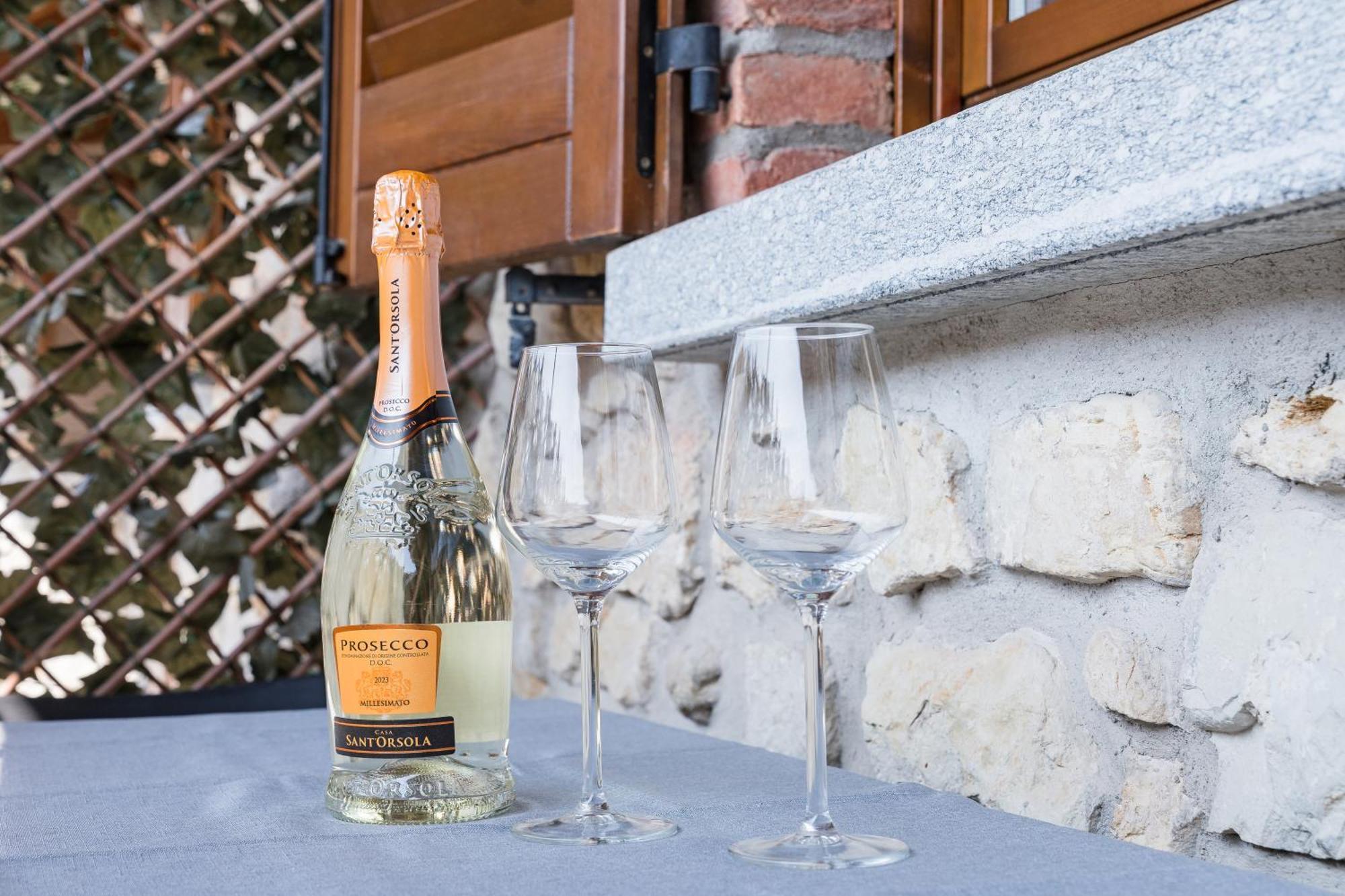 B&B La Corte And Home Restaurant - Free Parking - 10 Minutes To The Lake And Centre Como Exterior photo